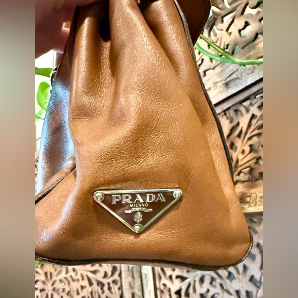 Authentic Vintage Prada Caramel Tan Soft Leather Shoulder Bag - Picture 4 of 8